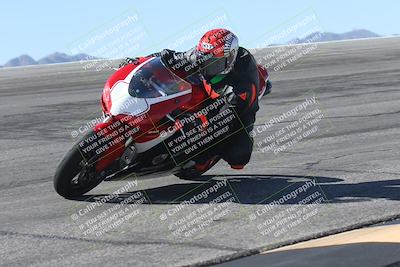 media/Oct-13-2025-Moto Forza (Mon) [[a66d839500]]/3-B Group/Session 2 (Bowl)/